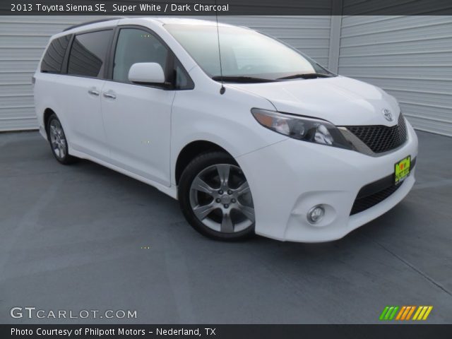 2013 Toyota Sienna SE in Super White