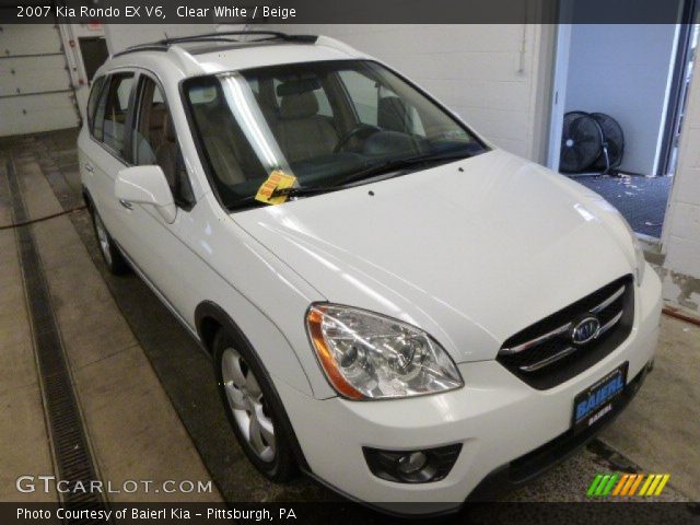 2007 Kia Rondo EX V6 in Clear White