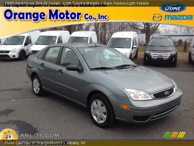 2006 Ford Focus ZX4 SE Sedan in Light Tundra Metallic