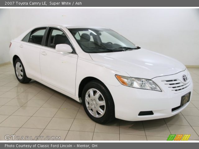 2007 Toyota Camry LE in Super White