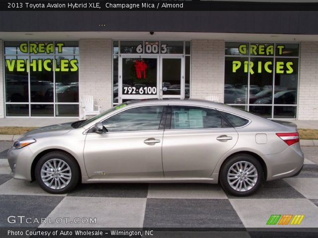 2013 Toyota Avalon Hybrid XLE in Champagne Mica