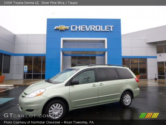 2006 Toyota Sienna LE in Silver Pine Mica