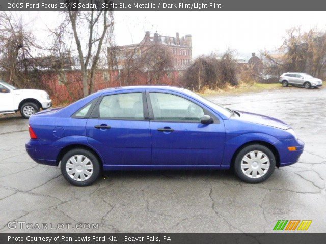 2005 Ford Focus ZX4 S Sedan in Sonic Blue Metallic