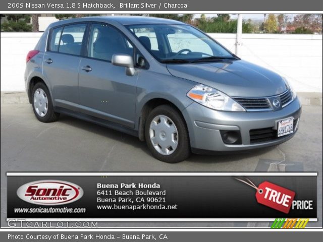 2009 Nissan Versa 1.8 S Hatchback in Brillant Silver