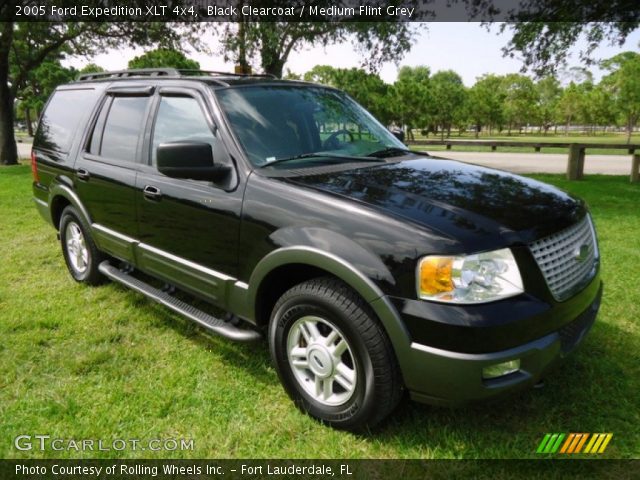 2005 Ford Expedition XLT 4x4 in Black Clearcoat