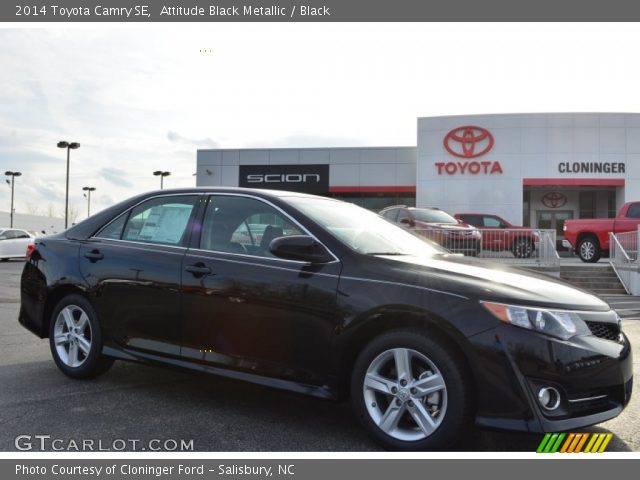 2014 Toyota Camry SE in Attitude Black Metallic