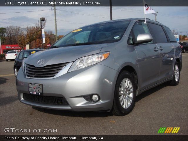 2011 Toyota Sienna XLE in Silver Sky Metallic