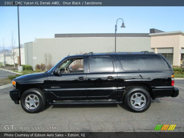 2005 GMC Yukon XL Denali AWD in Onyx Black