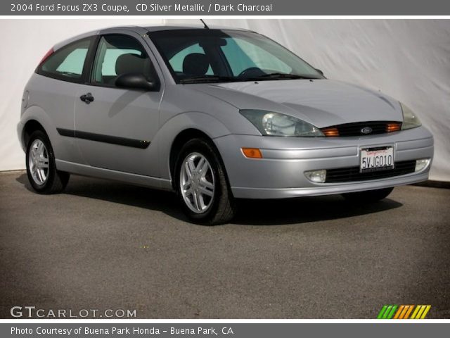 2004 Ford Focus ZX3 Coupe in CD Silver Metallic