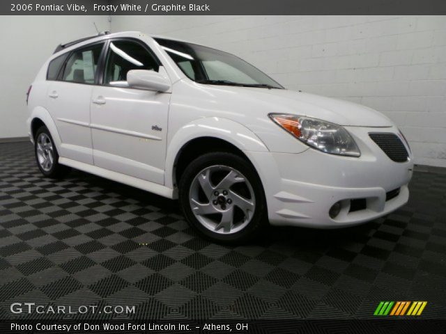 2006 Pontiac Vibe  in Frosty White