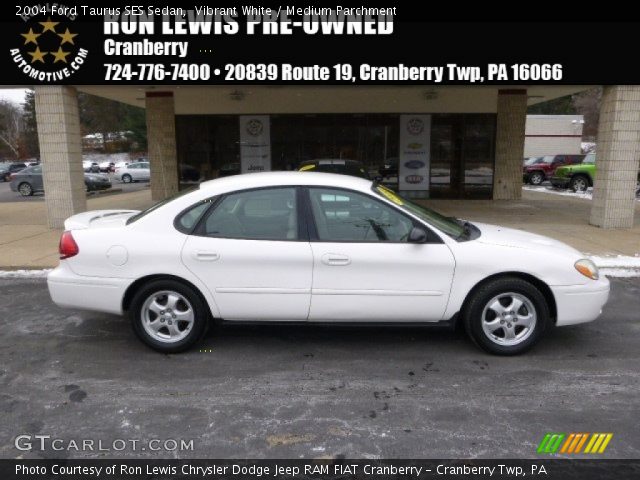2004 Ford Taurus SES Sedan in Vibrant White