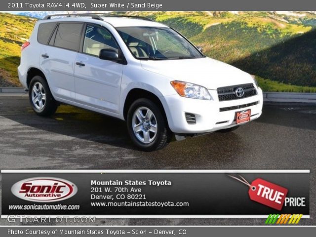 2011 Toyota RAV4 I4 4WD in Super White