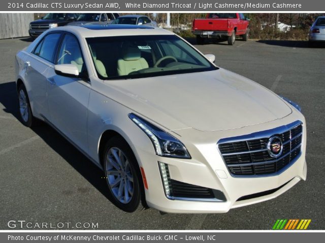 2014 Cadillac CTS Luxury Sedan AWD in White Diamond Tricoat