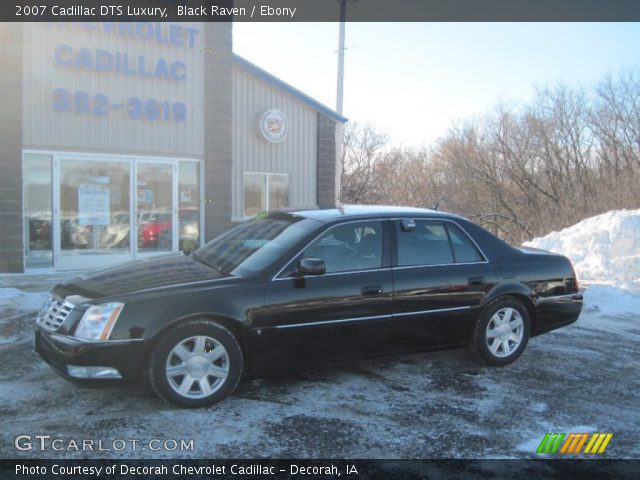 2007 Cadillac DTS Luxury in Black Raven