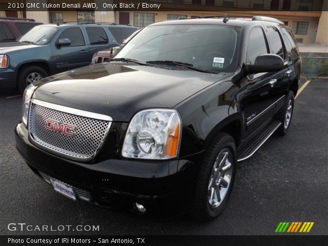 2010 GMC Yukon Denali AWD in Onyx Black
