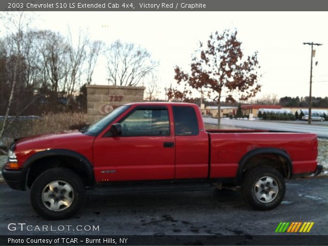 2003 Chevrolet S10 LS Extended Cab 4x4 in Victory Red