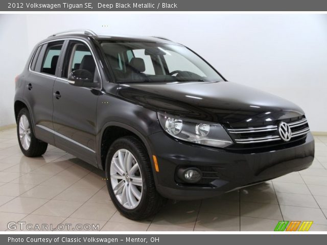 2012 Volkswagen Tiguan SE in Deep Black Metallic