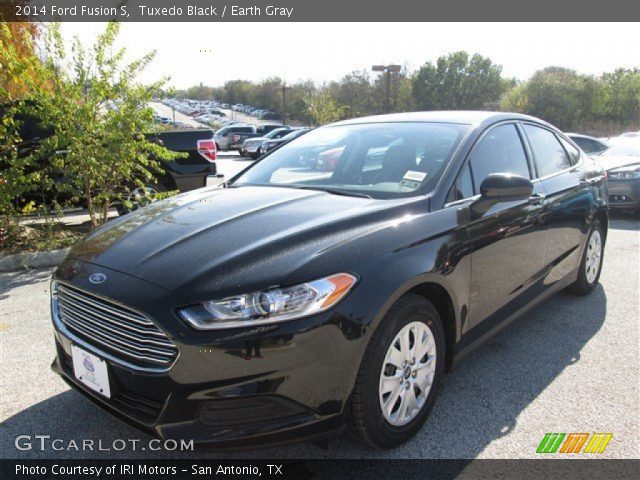 2014 Ford Fusion S in Tuxedo Black