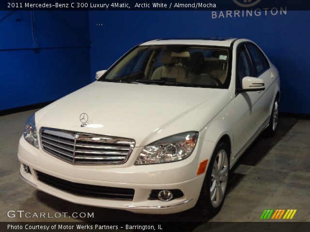 2011 Mercedes-Benz C 300 Luxury 4Matic in Arctic White