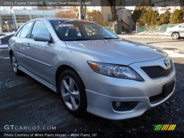 2011 Toyota Camry SE in Classic Silver Metallic