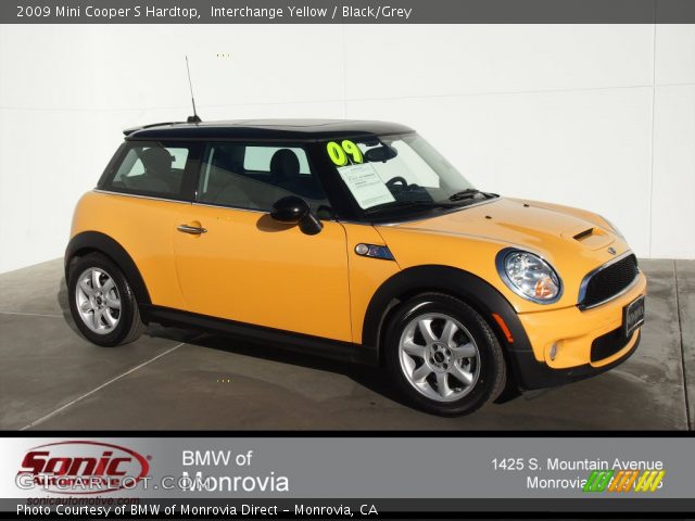 2009 Mini Cooper S Hardtop in Interchange Yellow