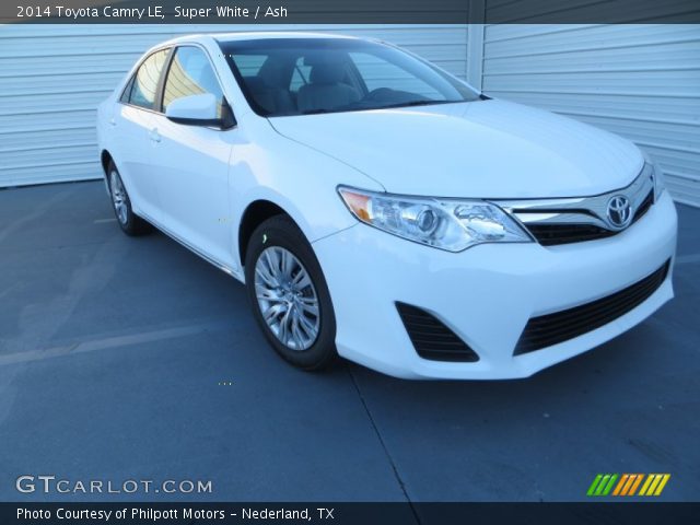 2014 Toyota Camry LE in Super White