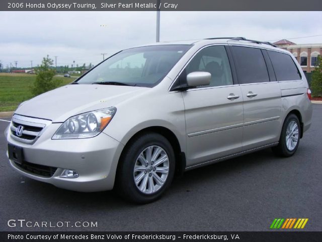 2006 Honda Odyssey Touring in Silver Pearl Metallic