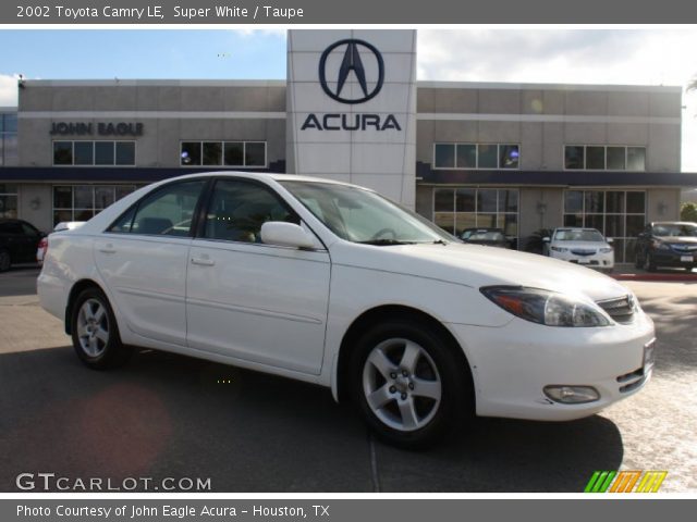 2002 Toyota Camry LE in Super White