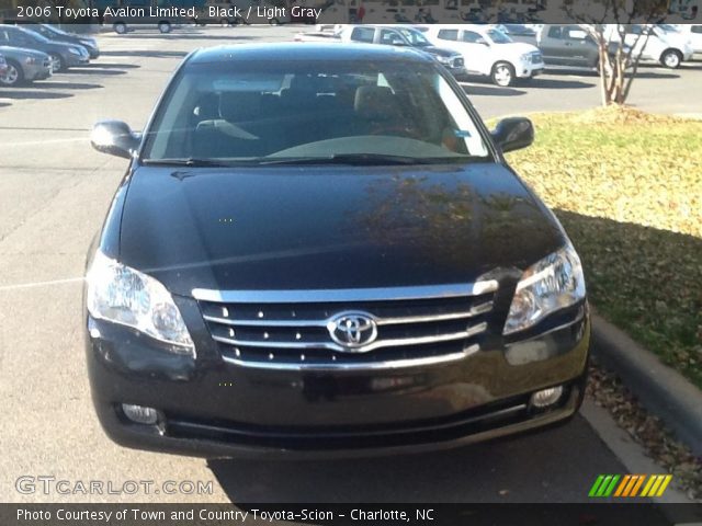 2006 Toyota Avalon Limited in Black
