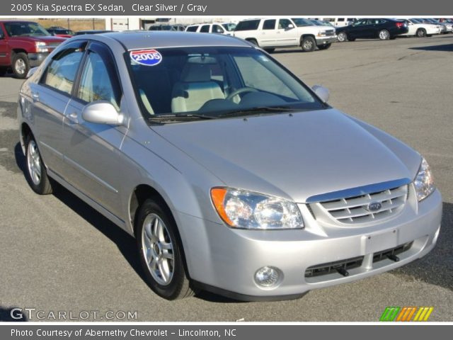 2005 Kia Spectra EX Sedan in Clear Silver