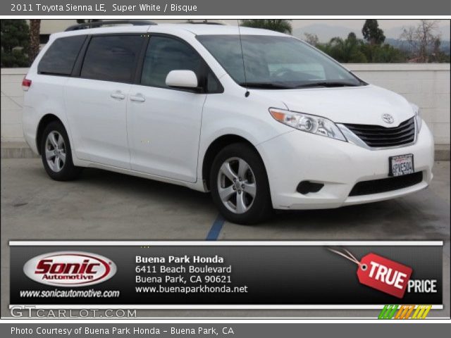 2011 Toyota Sienna LE in Super White