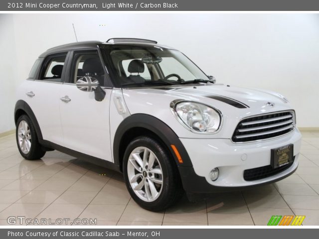 2012 Mini Cooper Countryman in Light White