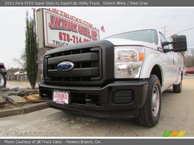 2011 Ford F250 Super Duty XL SuperCab Utility Truck in Oxford White