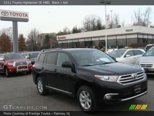 2011 Toyota Highlander SE 4WD in Black