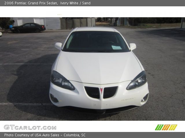 2006 Pontiac Grand Prix Sedan in Ivory White