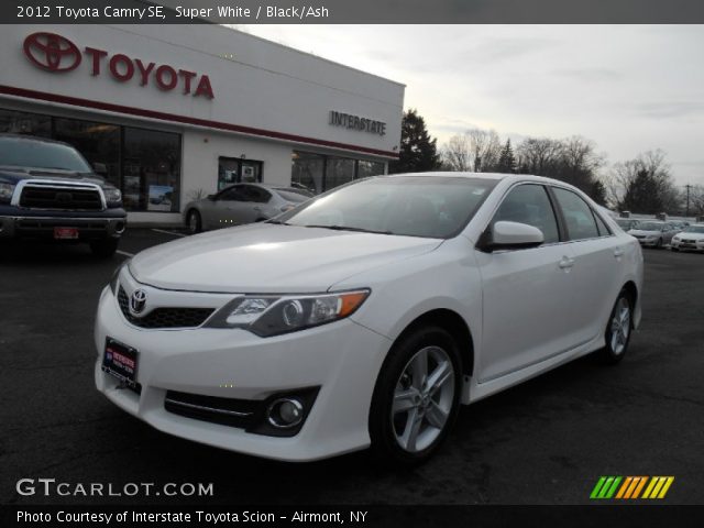 2012 Toyota Camry SE in Super White