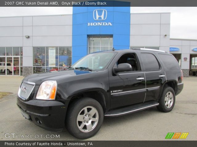 2007 GMC Yukon Denali AWD in Onyx Black