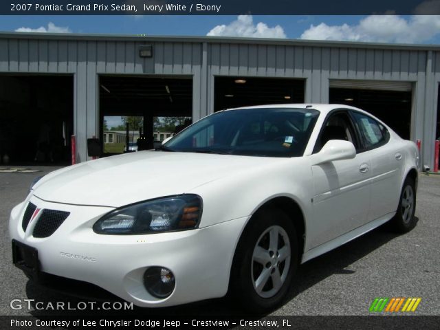 2007 Pontiac Grand Prix Sedan in Ivory White