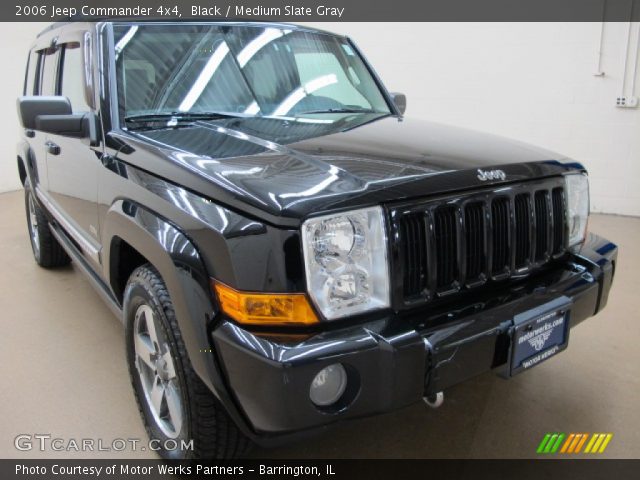 2006 Jeep Commander 4x4 in Black