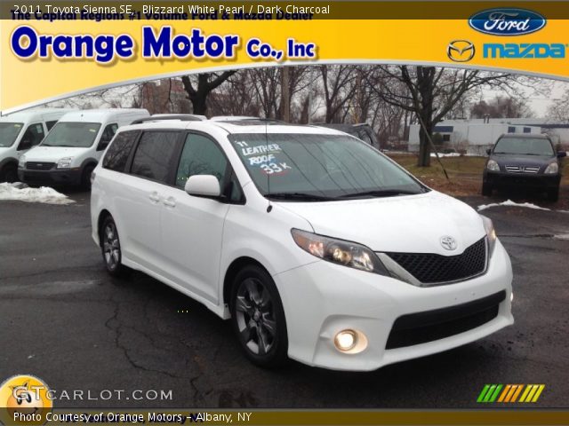 2011 Toyota Sienna SE in Blizzard White Pearl
