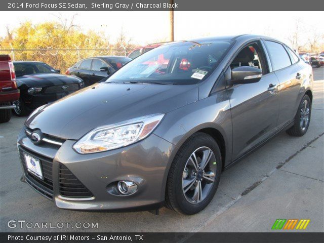 2014 Ford Focus SE Sedan in Sterling Gray