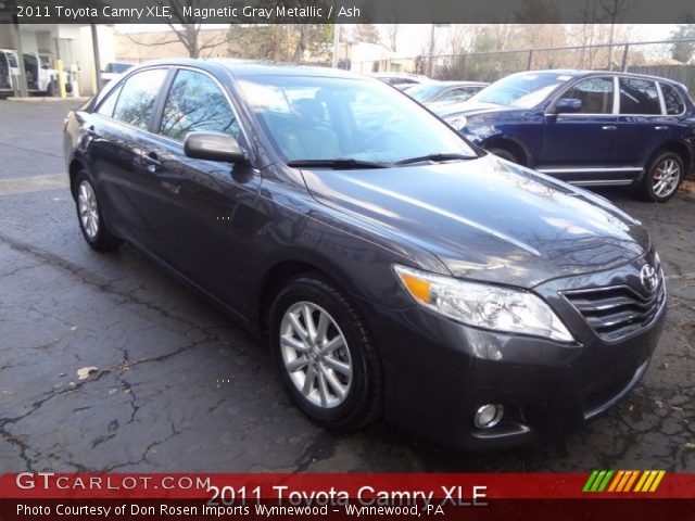 2011 Toyota Camry XLE in Magnetic Gray Metallic