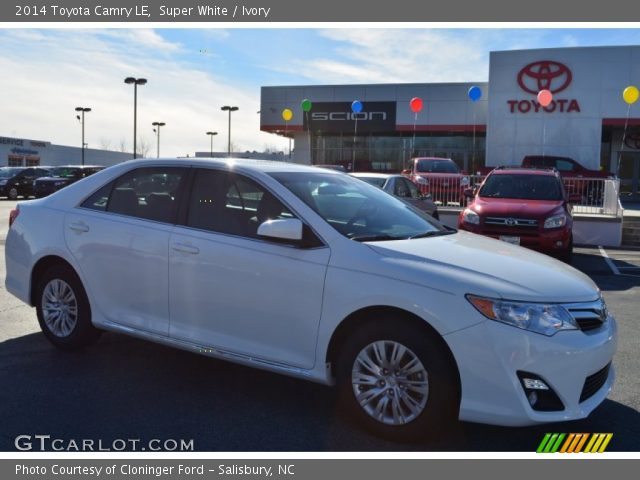 2014 Toyota Camry LE in Super White