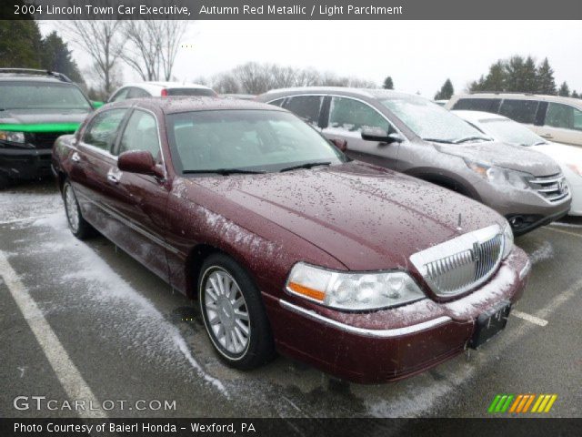 2004 Lincoln Town Car Executive in Autumn Red Metallic