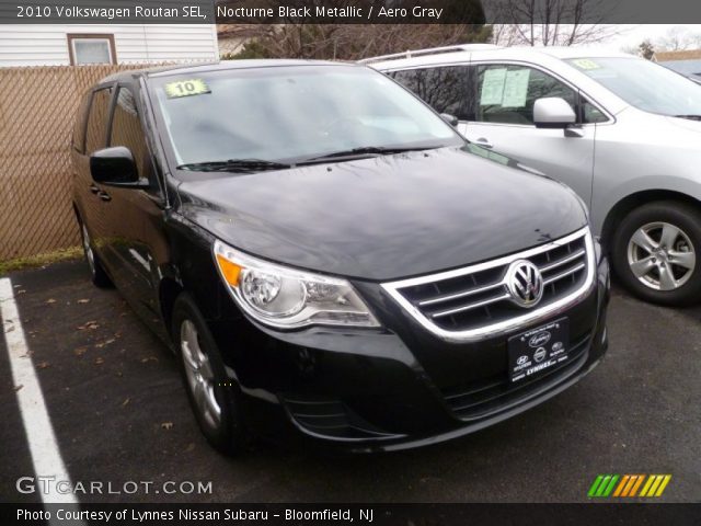 2010 Volkswagen Routan SEL in Nocturne Black Metallic