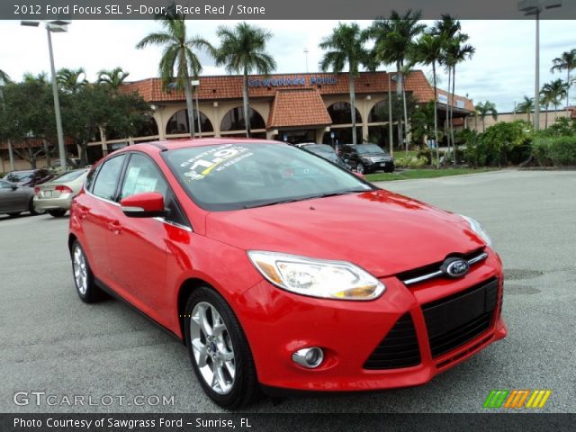 2012 Ford Focus SEL 5-Door in Race Red