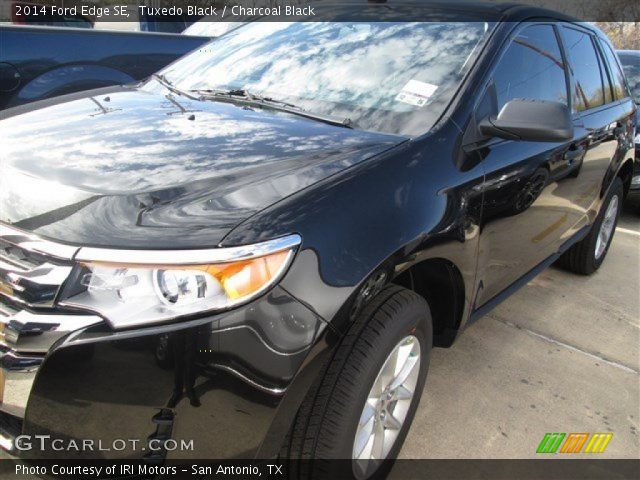 2014 Ford Edge SE in Tuxedo Black