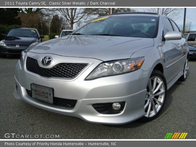 2011 Toyota Camry SE in Classic Silver Metallic