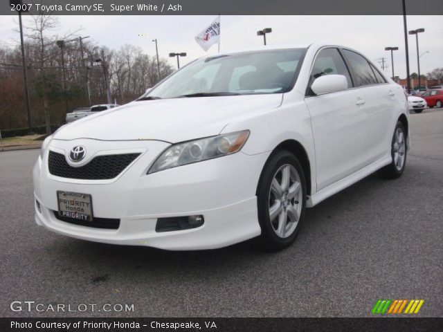 2007 Toyota Camry SE in Super White