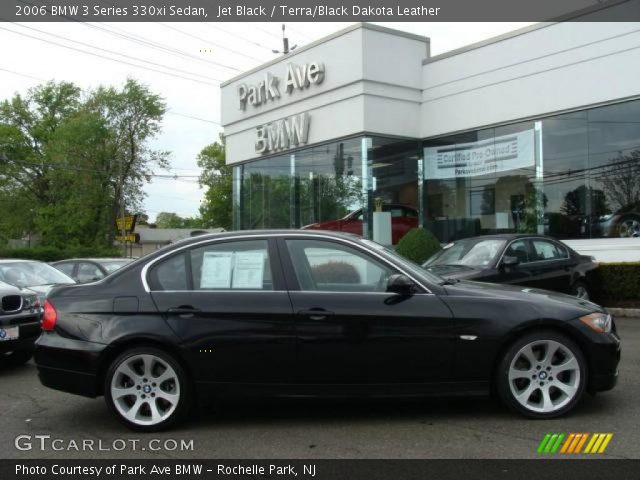 2006 BMW 3 Series 330xi Sedan in Jet Black